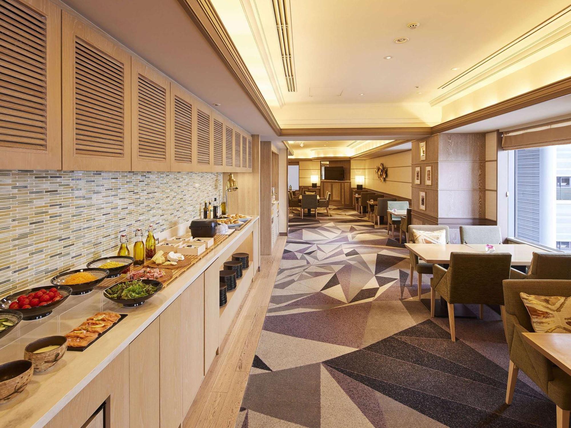 Swissotel Nankai Ósaka Exteriér fotografie The Club at Tokyo International Airport